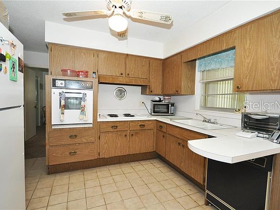 2nd image of 2245 Parkview Ave