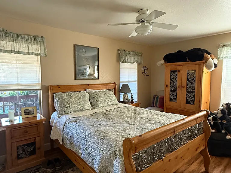 Guest bedroom