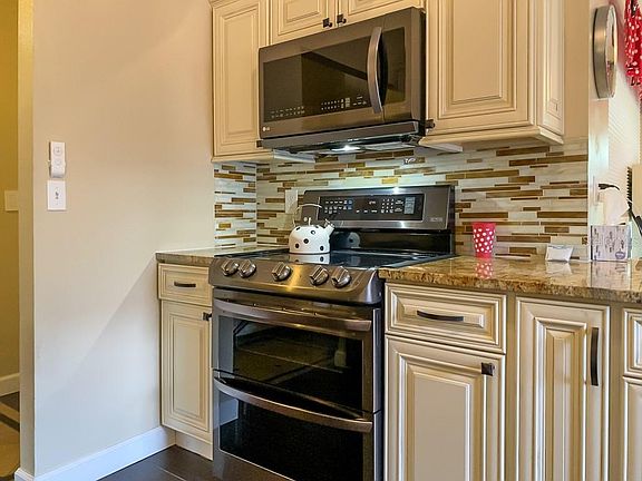4th image of 5086 Barrington Cir
