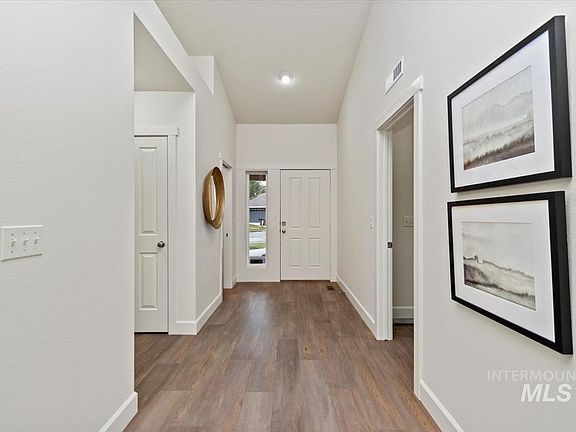 5th image of 300 W Colchester Dr