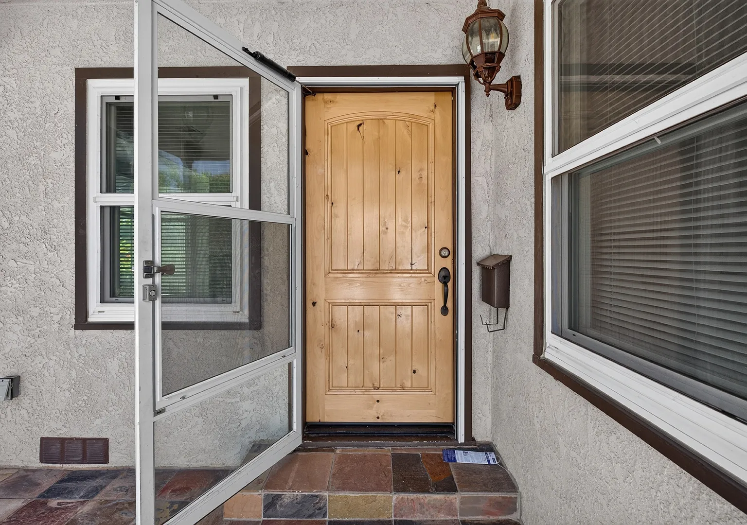 3 bed, 1743 sqft, $5,300 — Photo 2