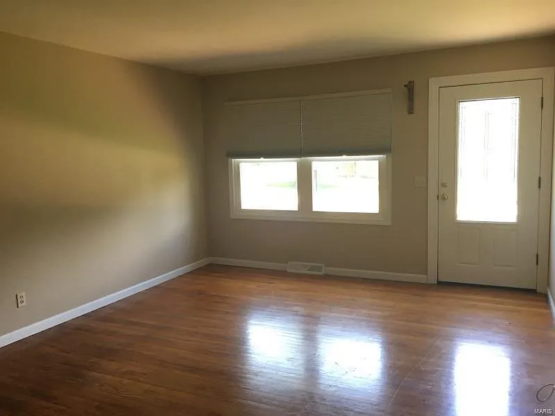 616 Chatelet Ln photo 1