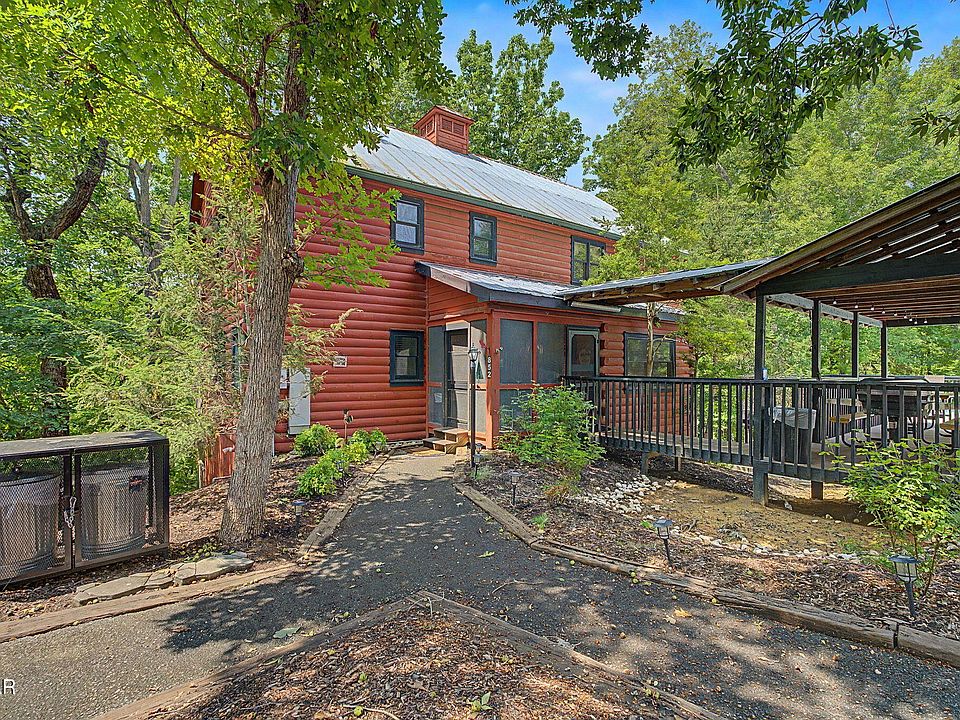 1st image of 852 Bear Run Way
