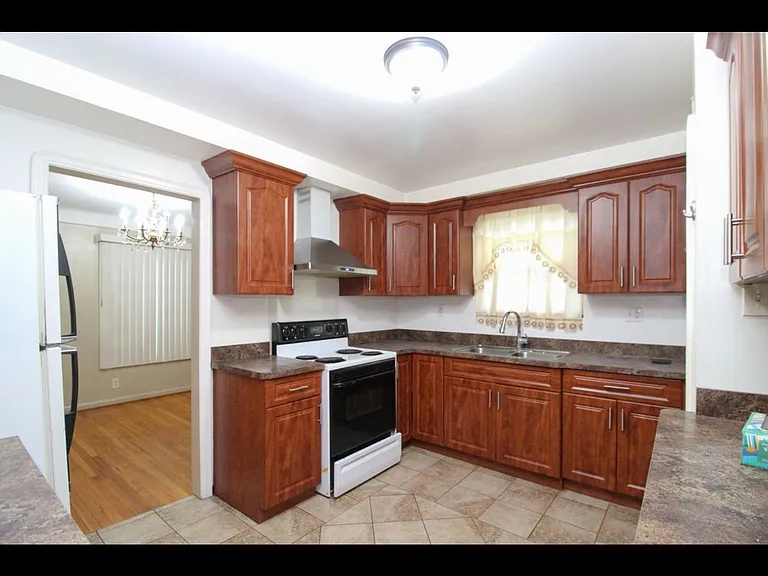 7907 W Morrow Cir — Photo 4