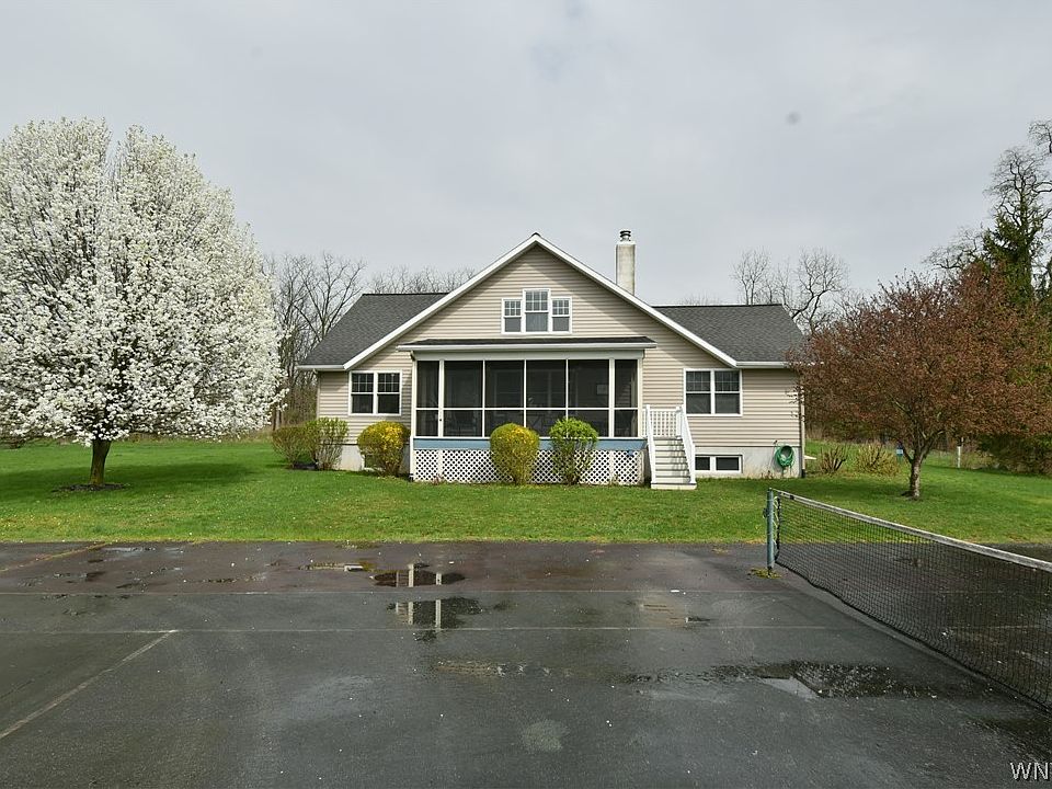 1st image of 720 Kennedy Rd