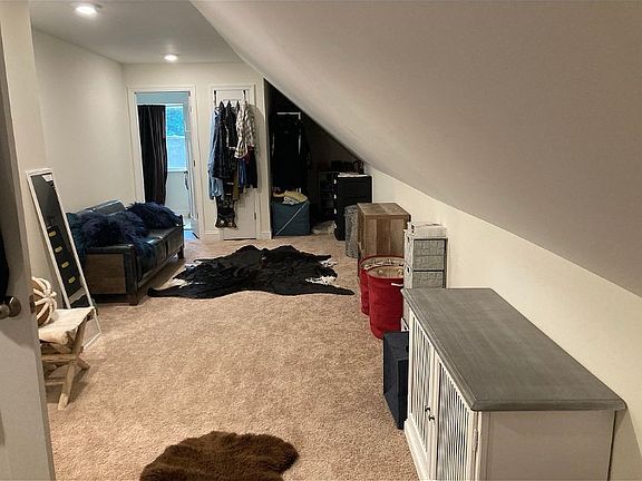 4th image of 85 Landis St