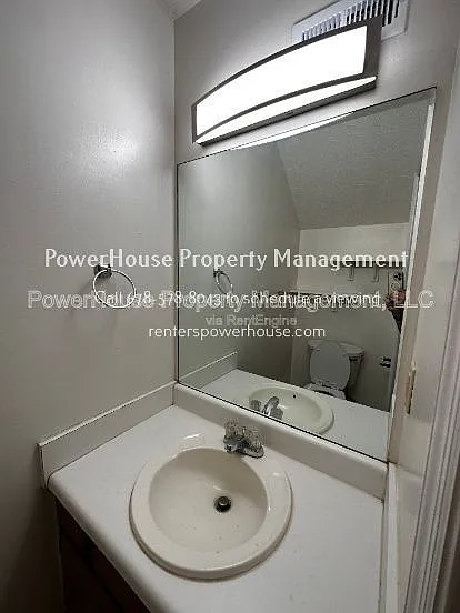 504 Oakwood Ct — Photo 10