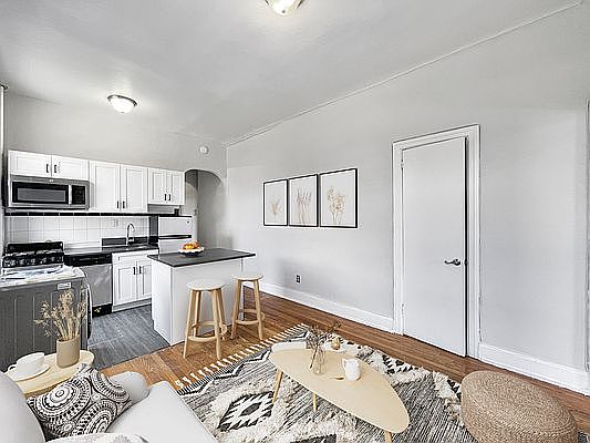 2nd image of 1697 Amsterdam Ave #40