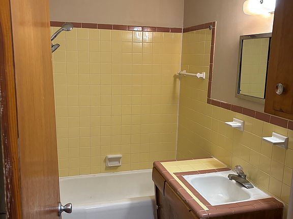 3rd image of 416 Blackman St
