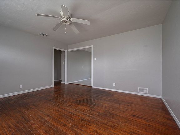 3rd image of 1213 Whitaker Dr