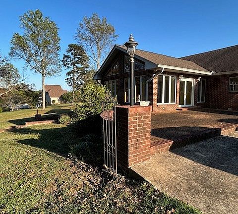 5th image of 1199 Rosewood Dr