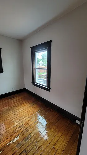 213 W 34th St Photo 1