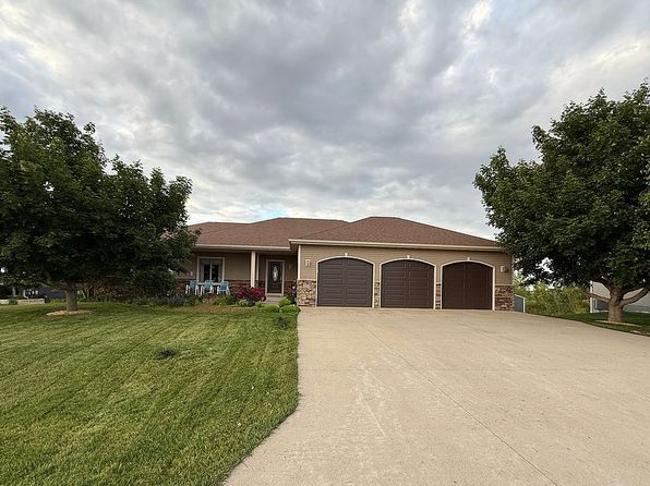 131 Lake Shore Dr