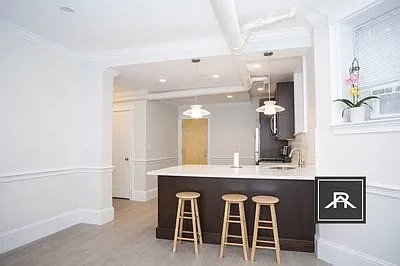 Building Photo - 1342A Commonwealth Ave #B