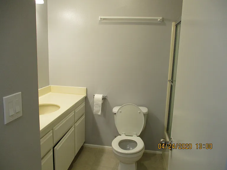 605 E Windsor Rd #203 — Photo 5