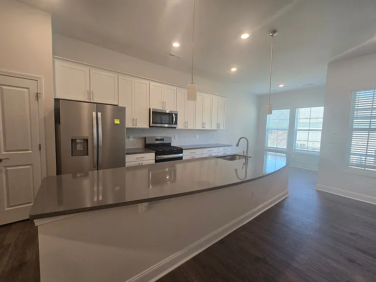 200 Mary Montrose Blvd — Photo 5