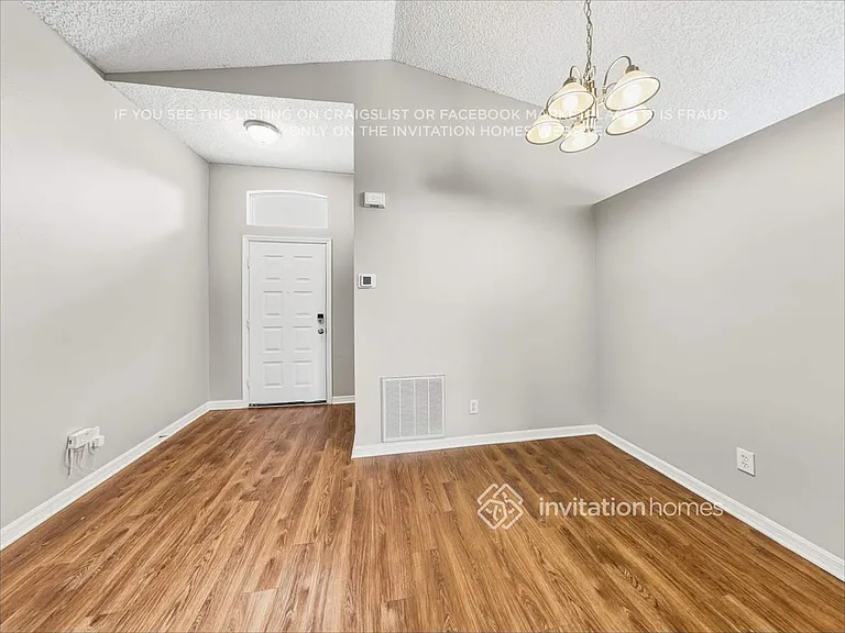 2101 Tiburon Ln — Photo 7