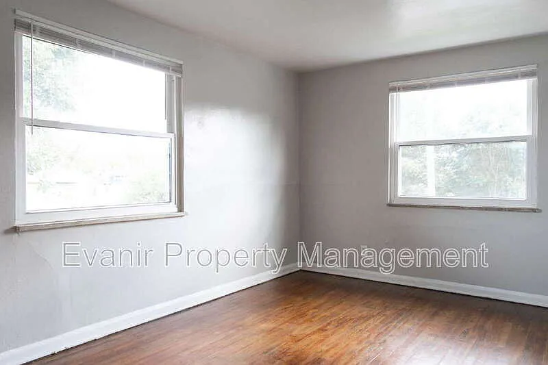 Studio, 1.5 bath, $650 — Photo 1
