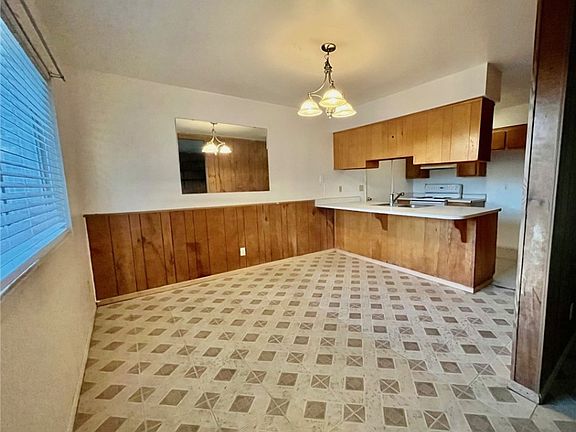 5th image of 2237 Club Avenue