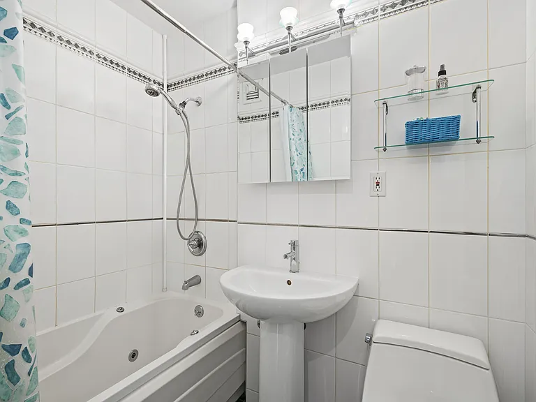 155 E 34th St #6O — Photo 5