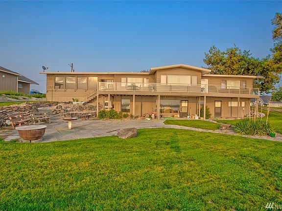 2nd image of 4608 W Lakeshore Dr