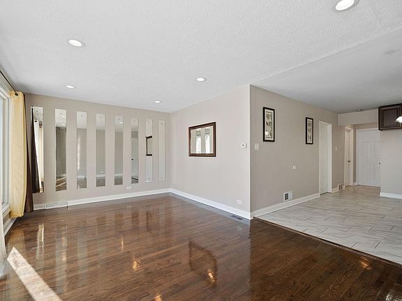 2nd image of 4632 S Leclaire Ave