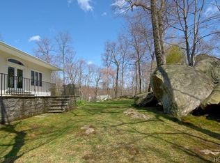 5 Pioneer Pl, North Castle, NY 10504