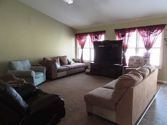 5th image of 104 W Cleveland St