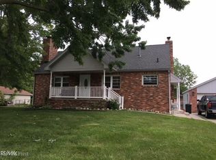 25484 Pineview Ave, Warren, MI 48091
