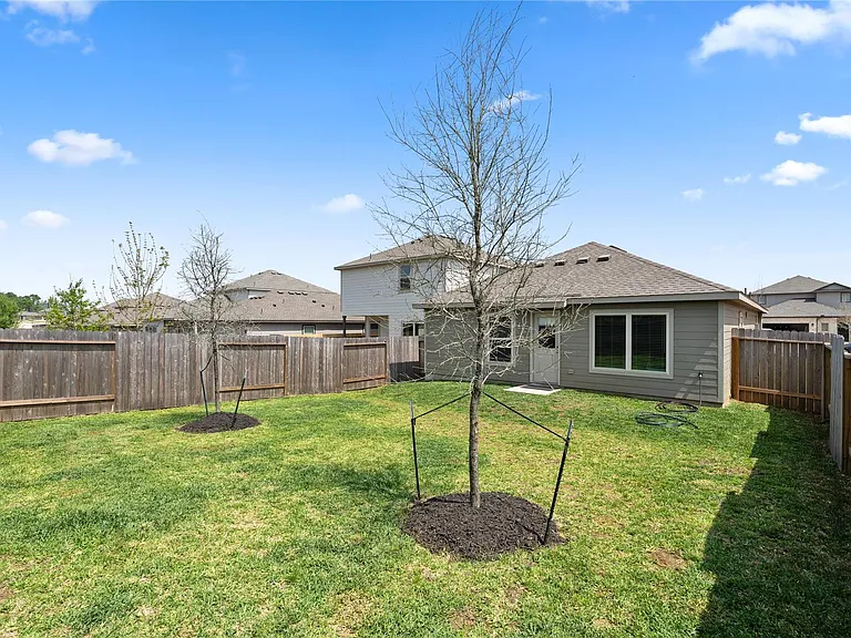 534 Dalloway St — Photo 14