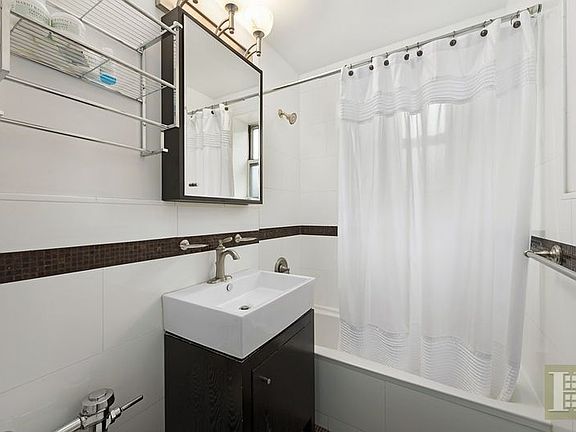 5th image of 5136 30th Ave #5D