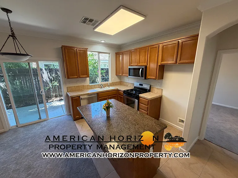 1650 Grey Bunny Dr — Photo 4