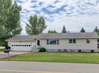 422 36th St E, Williston, ND 58801