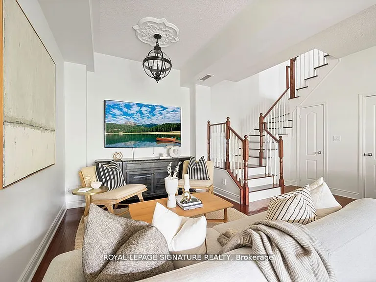 1 Rean Dr #Townhouse 9 — Photo 8