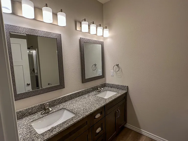 3021 W Cardinal St — Photo 13