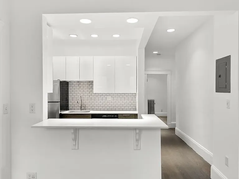 51-55 Queensberry Street — Photo 6