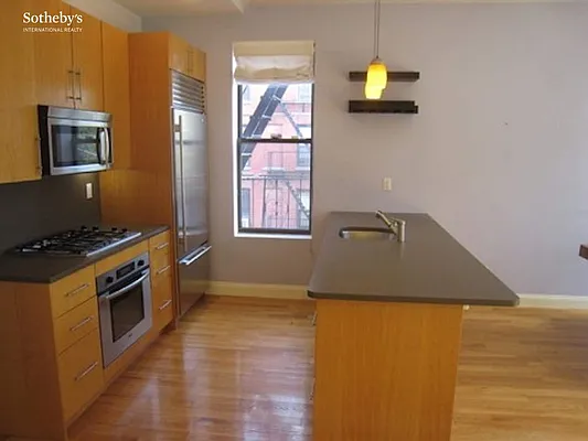 Rented by Sotheby's International Realty | media 47