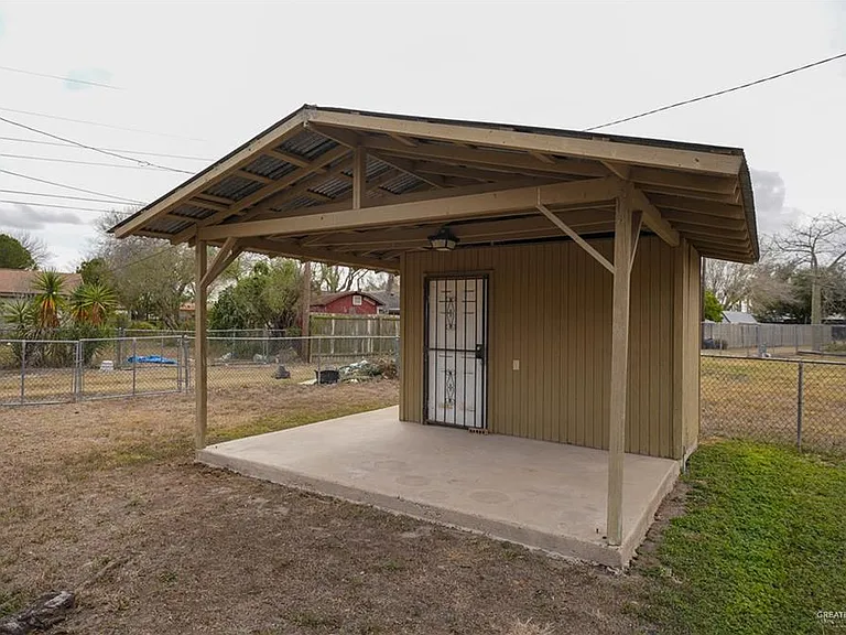 204 E Gomez Dr — Photo 25