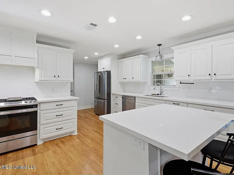 117 McCree Dr — Photo 10