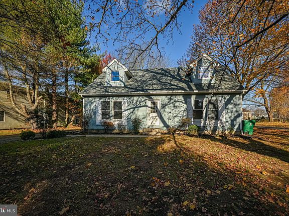 3rd image of 225 Beechwood Ave
