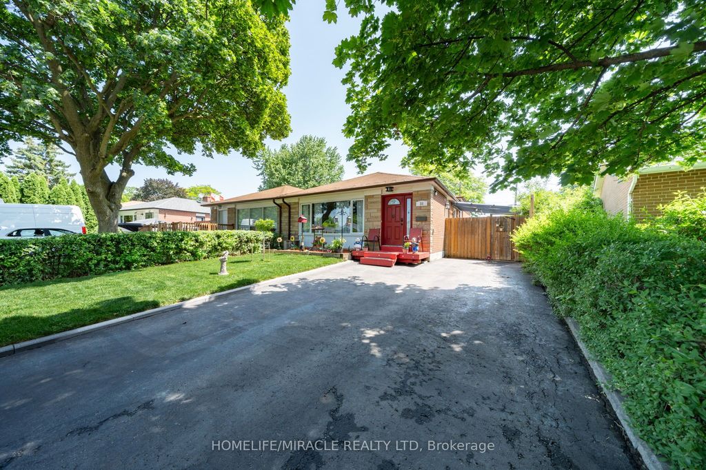 38 Ascot Ave, Brampton, ON - View 4