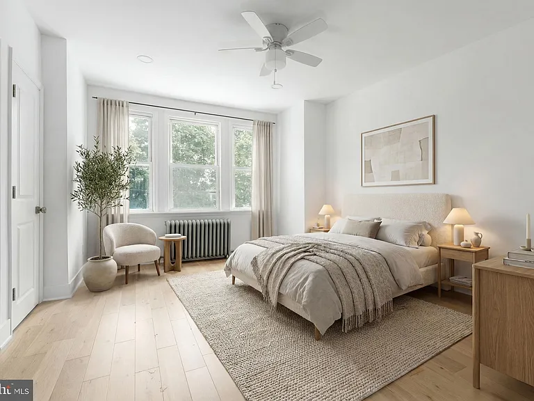 5461 W Berks St — Photo 10