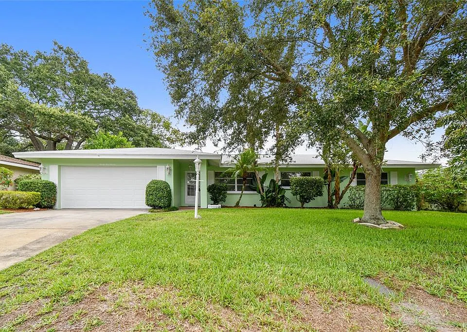 2111 Lanai Ave