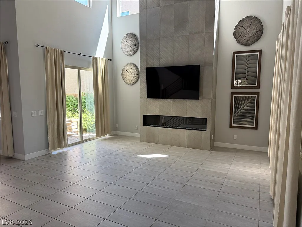 5 bed, 4.0 bath, 3029 sqft, $4,000 — Photo 3