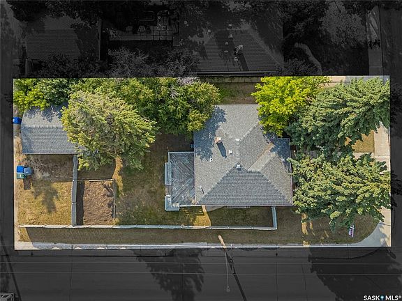 2nd image of 928 1ST STREET E