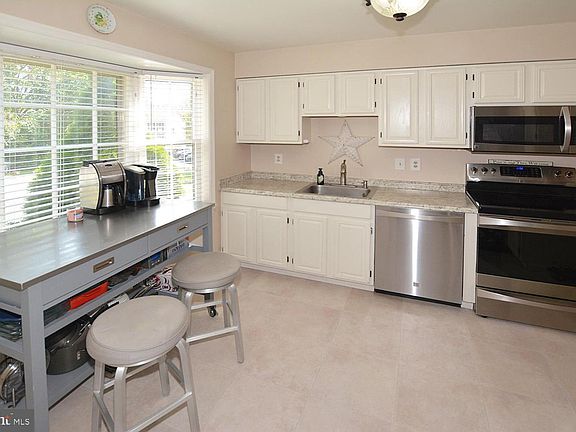 3rd image of 5861 Rockdale Ct