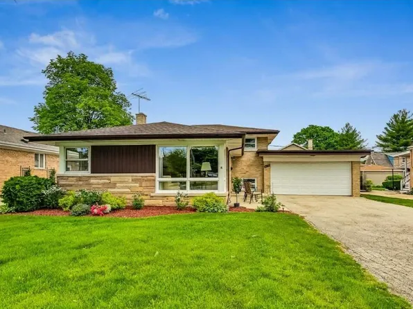 8229 N Oriole Ave, Niles, IL 60714