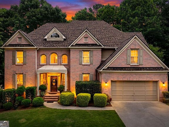 3rd image of 230 Park Creek Dr