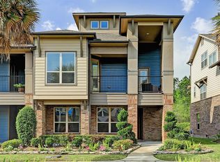 711 Via Lago, Webster, TX 77598