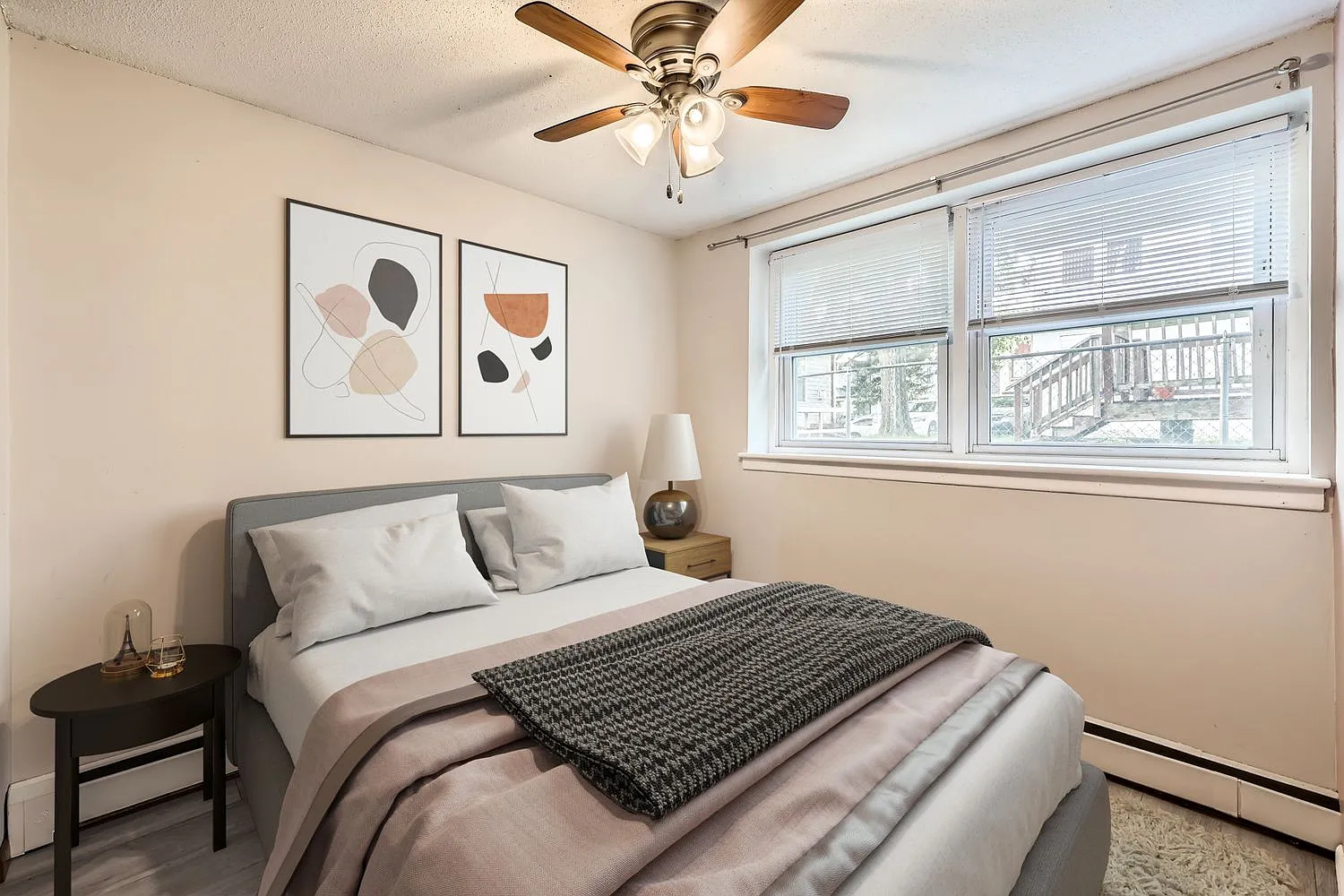 2 bed, 950 sqft, $1,450 — Photo 2